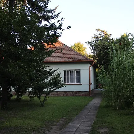 Evelin Nyaralohaz Holiday home