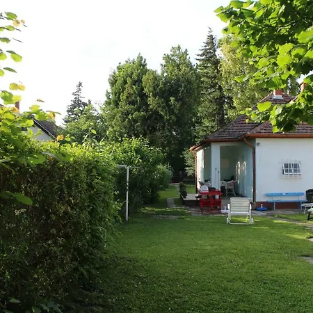 Evelin Nyaralohaz Holiday home *