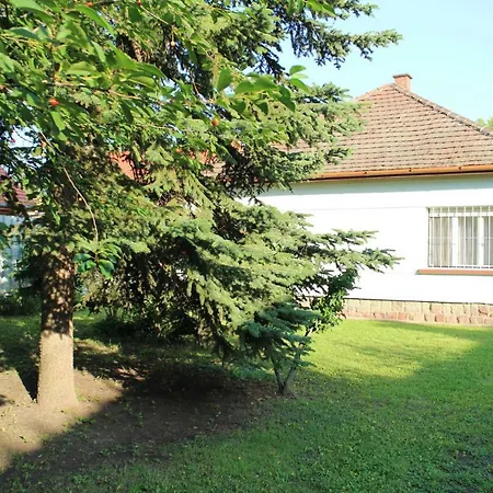 Evelin Nyaralohaz Holiday home *